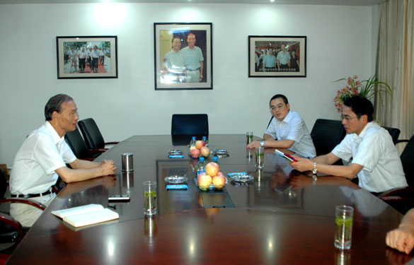 常州市工商局局长陈国庆一行来Z6尊龙凯时集团调研