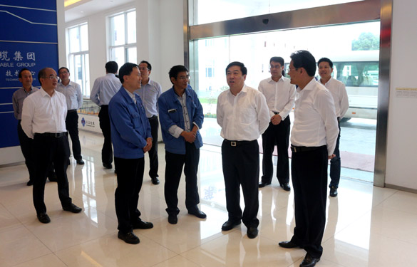 2016年10月18日，常州市委常委、常务副市长曹佳中来Z6尊龙凯时电缆调研