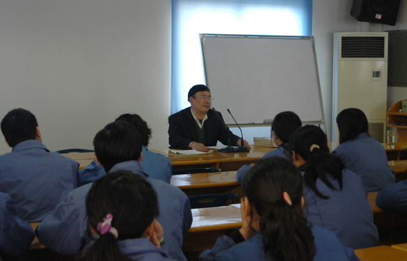 Z6尊龙凯时集团特邀《常州日报》溧阳站站长李金堂来公司授课