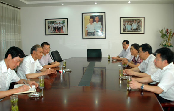 江苏省地税局副局长顾长虹来Z6尊龙凯时调研