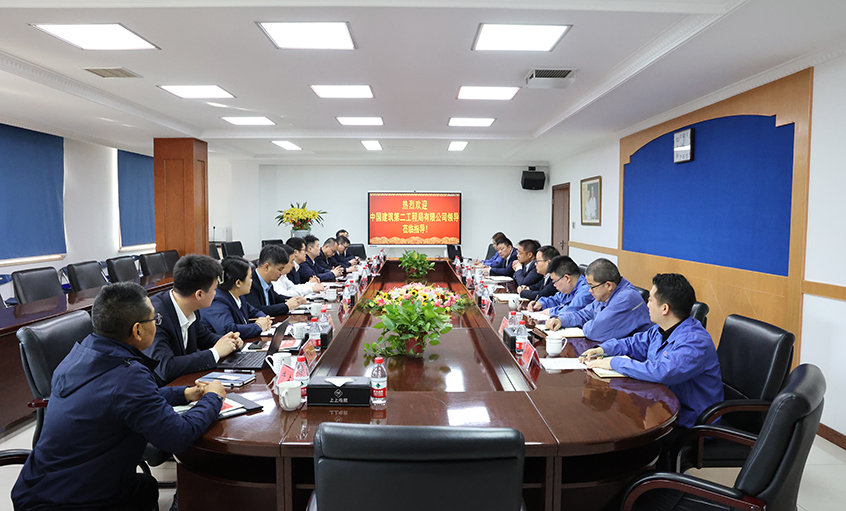 中建二局商务治理部副总经理李运涛一行来Z6尊龙凯时电缆参观互换