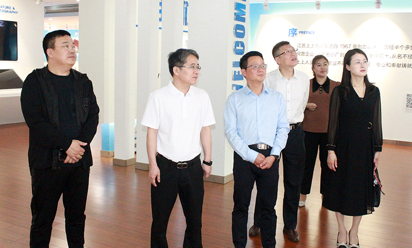 葫芦岛市龙港区区委常委、统战部部长揣宝迎一行来Z6尊龙凯时电缆调研