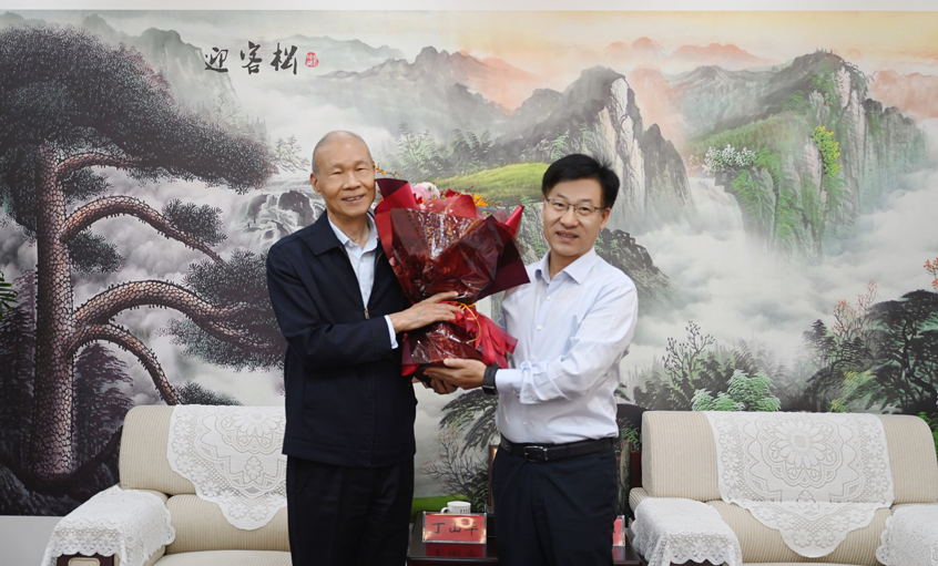 溧阳市委书记壹华来Z6尊龙凯时慰问“江苏省优良企业家”丁山华