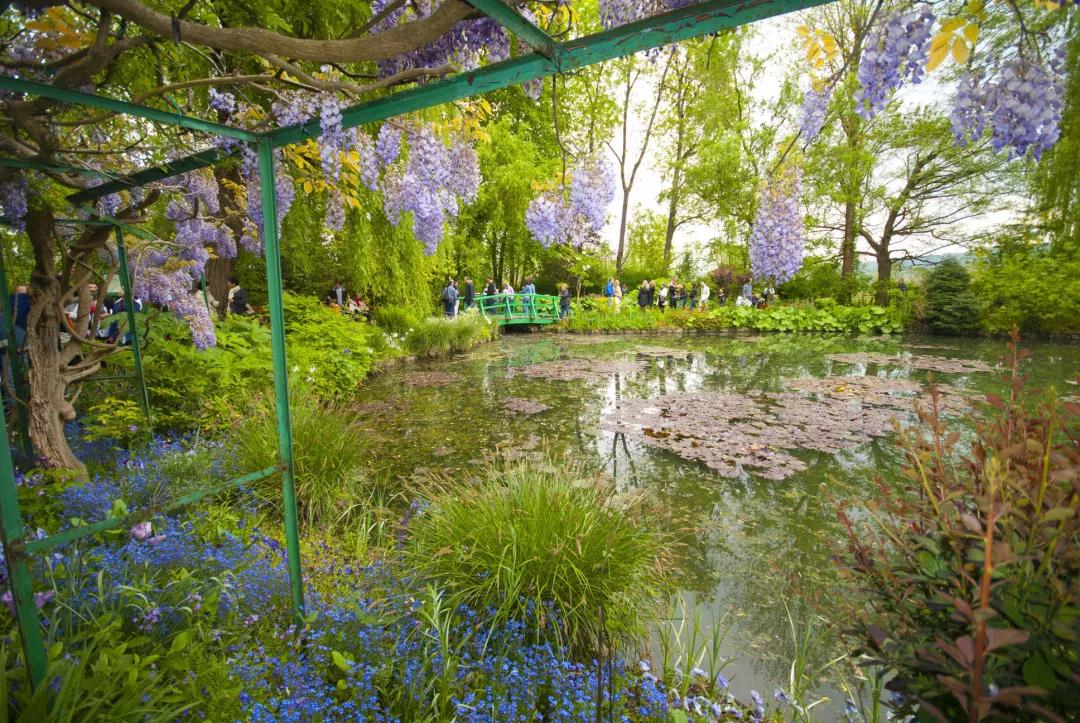 四序美如瑶池，引众人效仿，这座私人花园绚烂如油画